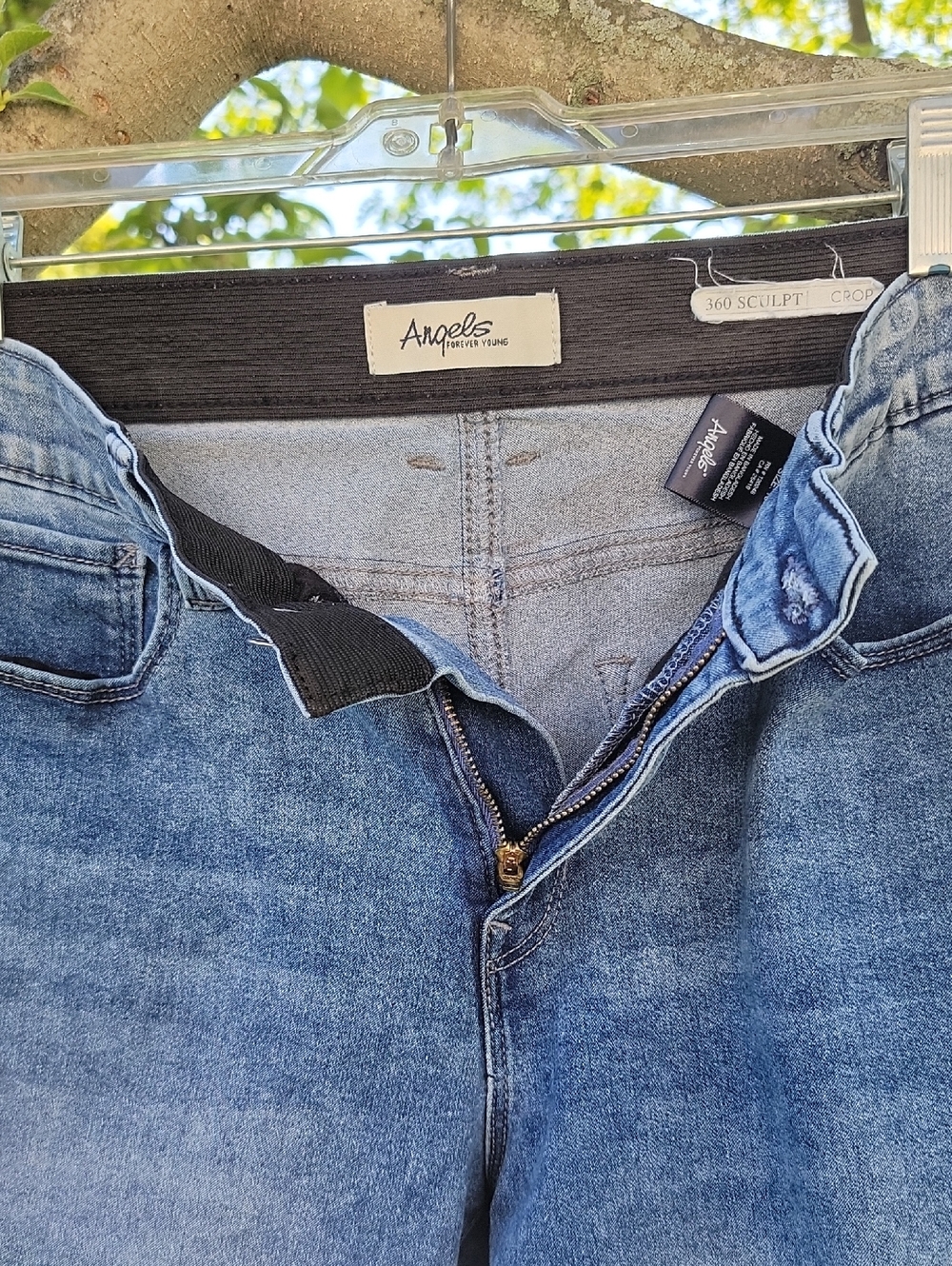 Angels Forever Young Capris Bermudas Shorts 360 Sculpt Crop - Picture 4 of 5